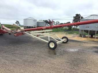 Farm King 10-60 Swing Away Auger