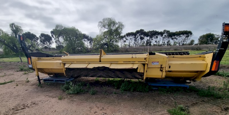 18HS, 18 foot Sickle Front / Mower Conditioner - New Holland