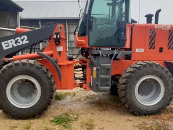 Everun ER32 Loader Ready for hay season