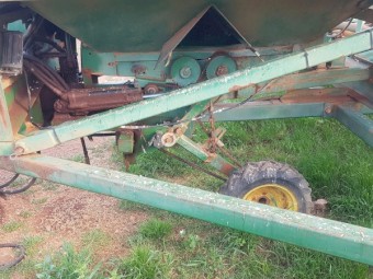 John Deere 547 Air Seeder