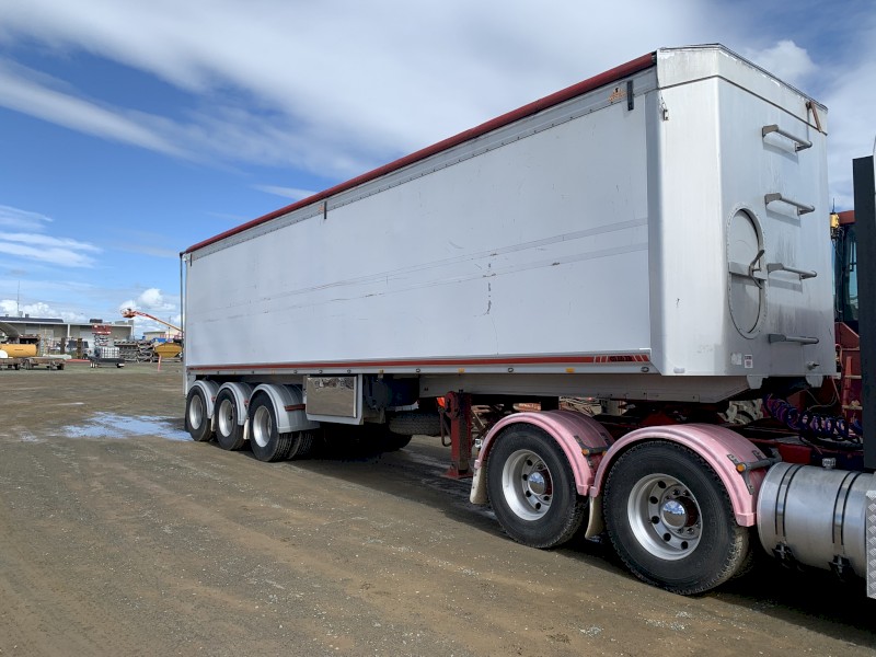 2014 GBB Semi Tri Axle Grain Tipper (Trailer Only)