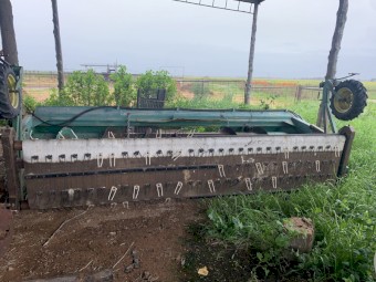 1996 John Deere 9600 Header with Canola Pickup Front