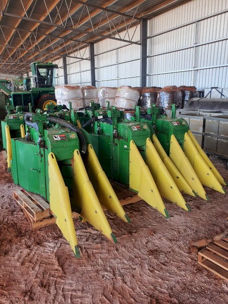 2007 John Deere Pro-12 VRS cotton picker heads
