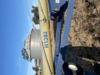 2013 Harvest International 1382 Swing Away Auger