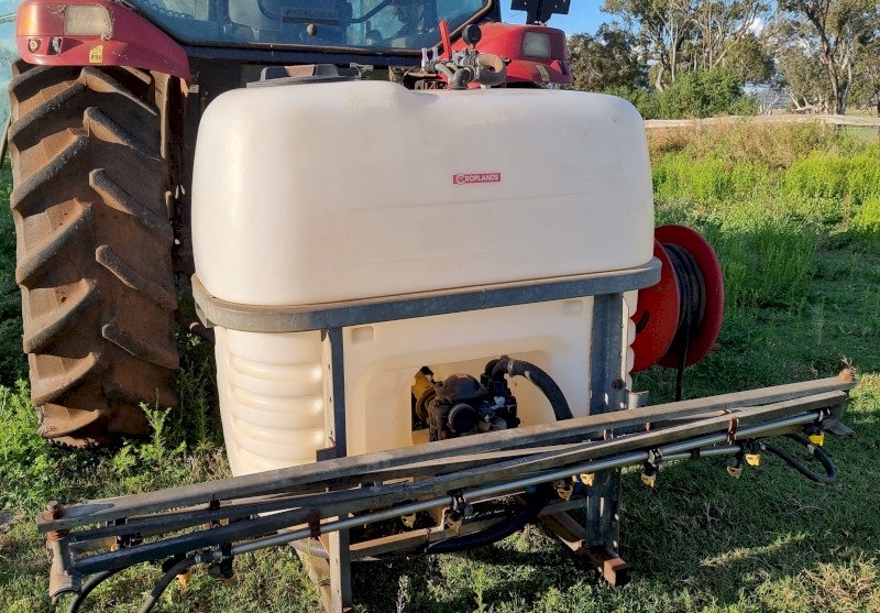 Croplands 500 Litre sprayer tank with 6 m boom
