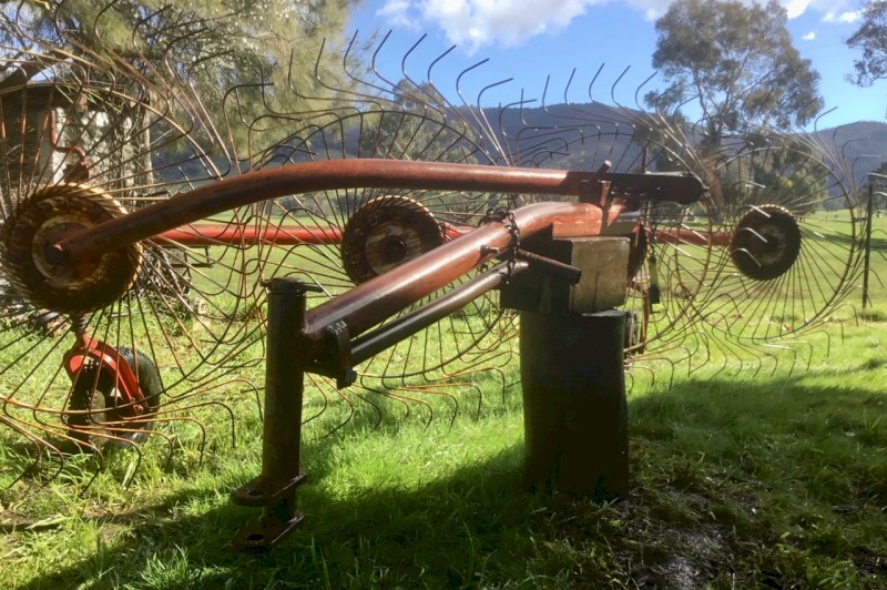 Vicon 5 Wheel Hay Rake