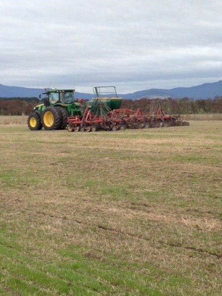 8010 Bourgault bar with 3,000 Simplicity bin and Single disc