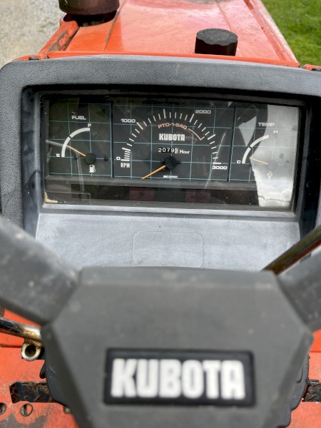 1987 Kubota L2850 4WD Tractor