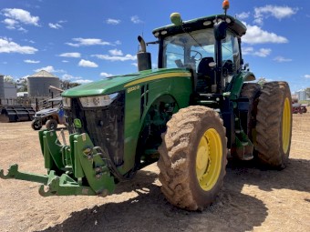 2015 John Deere 8320R  Tractor