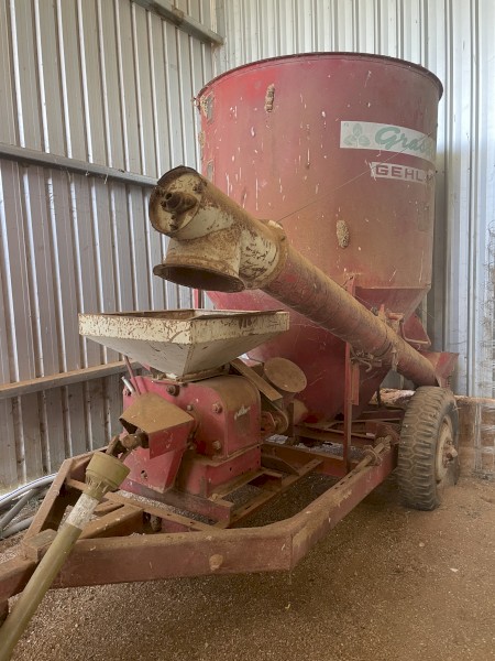 Gehl Roller Mill Mixer