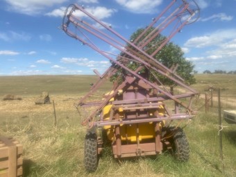 Hardi 2000L 40ft Boomspray