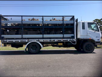 1997 Mitsubishi FK600 Flat Top Truck