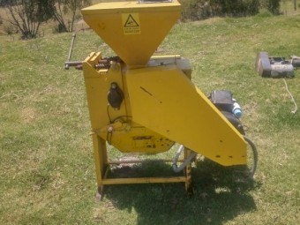 9 inch Roller Mill with Auger and Bin