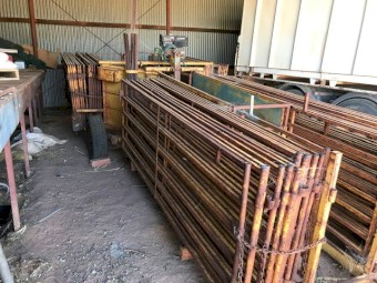 MCDOUGALL 52 PANEL PORTABLE SHEEP YARDS