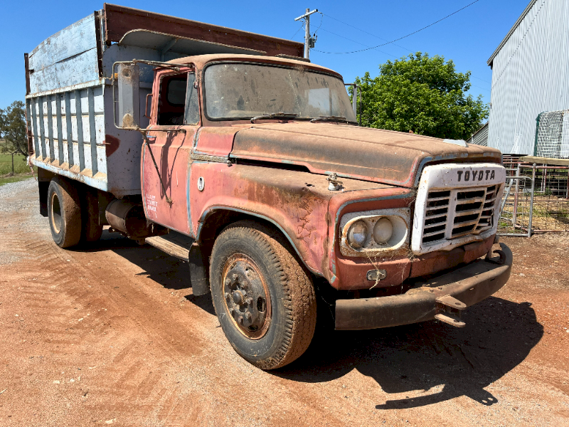 Toyota 6000 Tipping Truck
