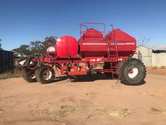 Morris 8370 Bin + Flexicoil 820 Bar Airseeder Unit