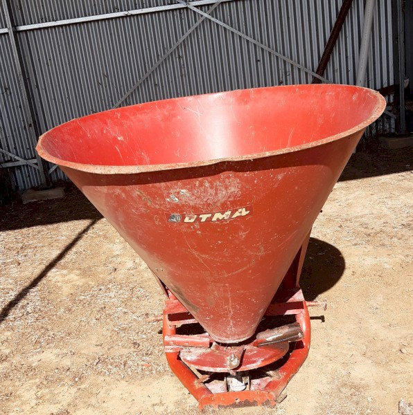 3 point linkage 500L super spreader