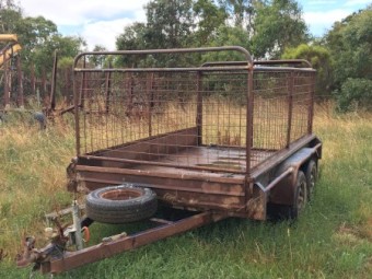 Tandem Trailer with Stock Crate
