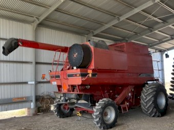 Case IH 2388 Header with Honeybee Draper Front & Pickup Front