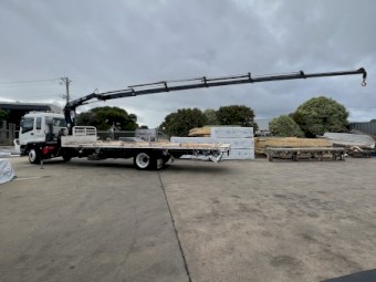 2005 Isuzu FTR 900 Crane Truck