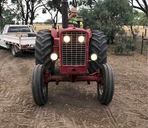 1970 McCormick International 564 Tractor