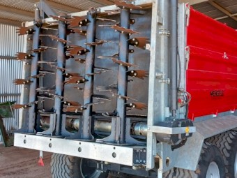 Lely Mengele ES14000TA Manure Spreader