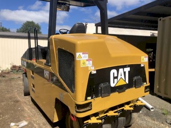 Caterpillar PS200B Multi - wheel roller