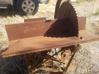 Saw bench