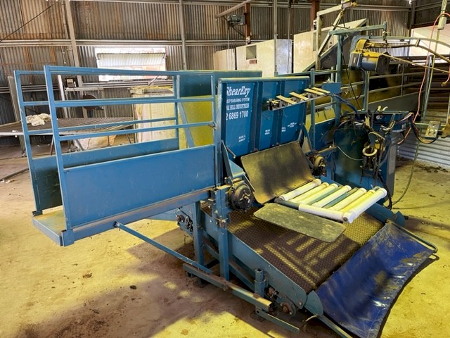 Used 2009 Peak Hill ShearEzy air operated Upright Shearing Platform - NIL GST in price