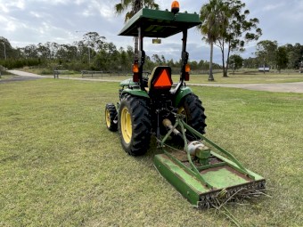 John Deere 4210