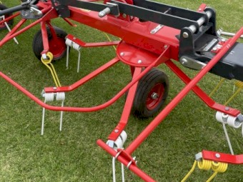 New Rožmitál 3PL Tedder Rake