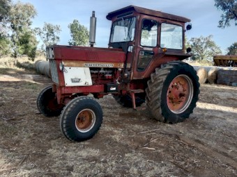 International 766 tractor 