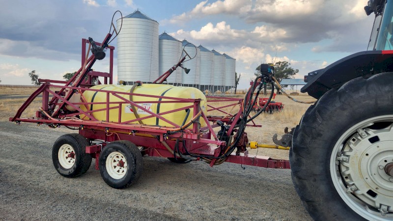Hardi TLV 2000 18M Boom Sprayer