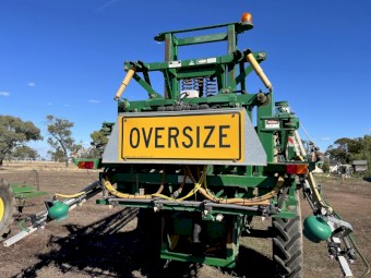 2004 Goldacres Praire 24m 3000L Tow Behind Boom spray