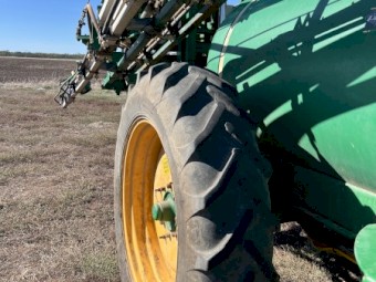 2004 Goldacres Praire 24m 3000L Tow Behind Boom spray