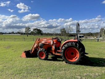 Kubota MX5100D tractor 