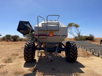 Flexicoil 2320 Bar and seed cart