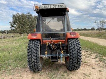 Kubota M5700 Tractor