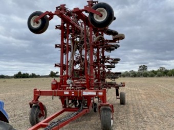 Morris C2 Narrow Fold Air Seeder Bar