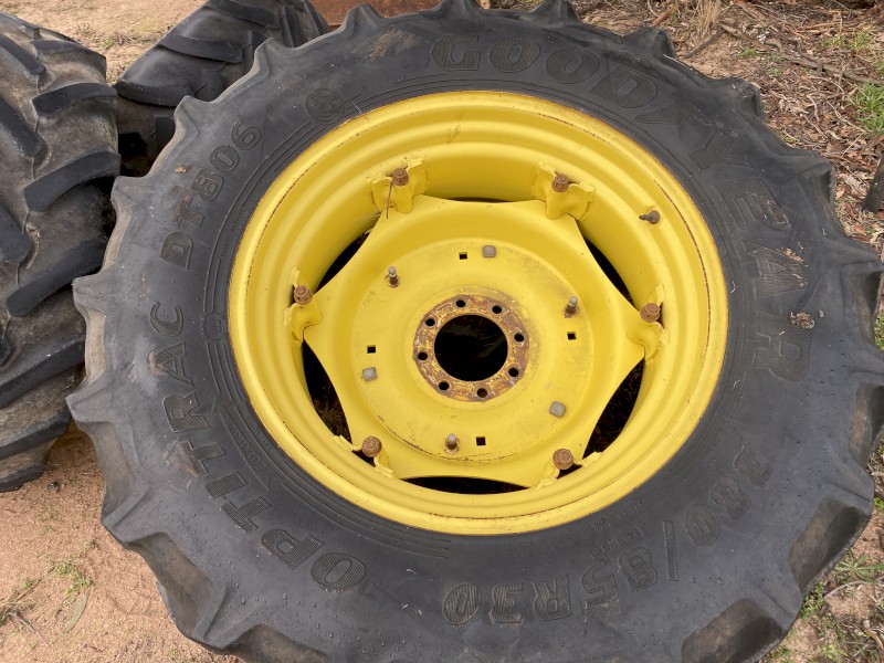 John Deere rims and tyres