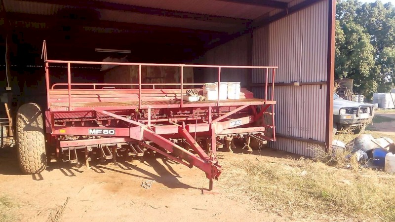 1980 MF 80 combine