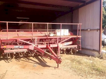 1980 MF 80 combine