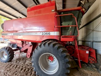 Case IH 2366 Header with Front