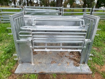  Sheep Turnover Crate Catcher Sheep Handler