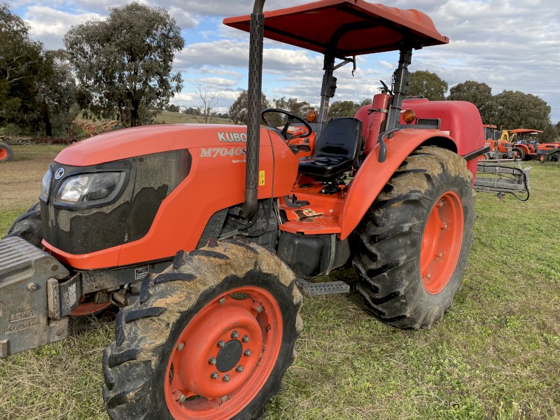 2012 Kubota M7040SUD Tractor