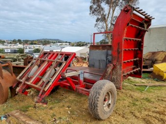 CMI Hay Feed Out Wagon
