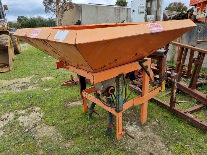 3PL Bait Spreader