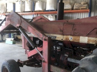 International 766 Tractor