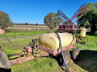 Hardi boom spray
