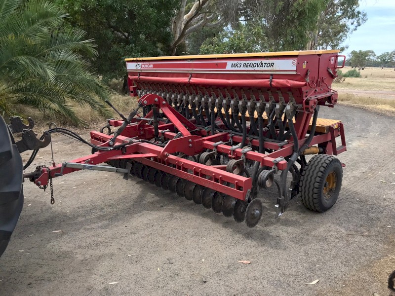 Duncan Mk 3 23row Seeder,pasture harrows,Bison Tyre Roller
